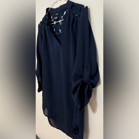 Rue 21 navy blue high low blouse with lace inlays around shoulders and back! - Picture 2 of 12